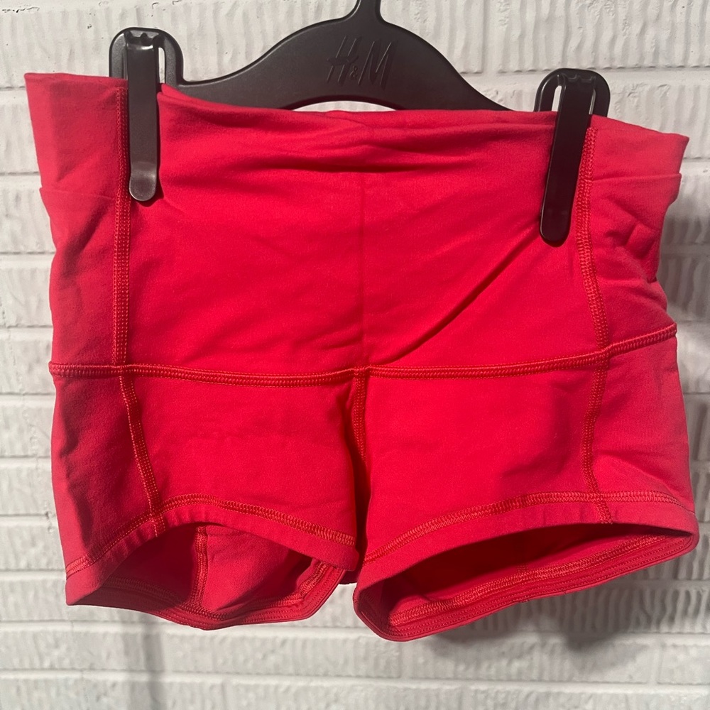 Lululemon High-Rise Short 2”
